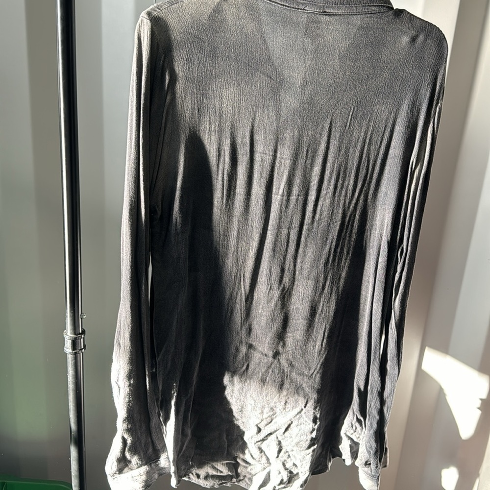New button up blouse from buck - Picture 3 of 5